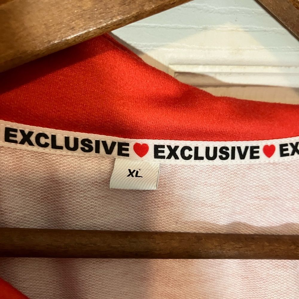 Exclusive, pull over, angled zipper, excellent condition, size XL - Picture 2 of 3